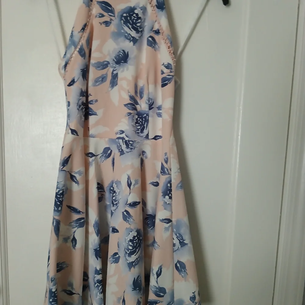 Dress - Picture 2 of 7